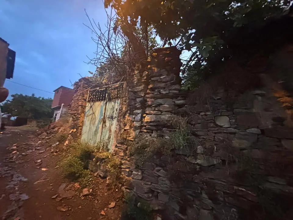 ACİL SATILIK KÖY EVİ   TURGUTLU KABAÇINAR KÖYÜ - Fotoğraf 11